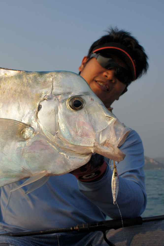  [center]โฉมงามในเขตน้ำตื้น 5-7m กับ UNDERGROUND HYBRID 20g Casting ปล่อยตกเคาะ-ปล่อยช้าๆ Slow กลับม