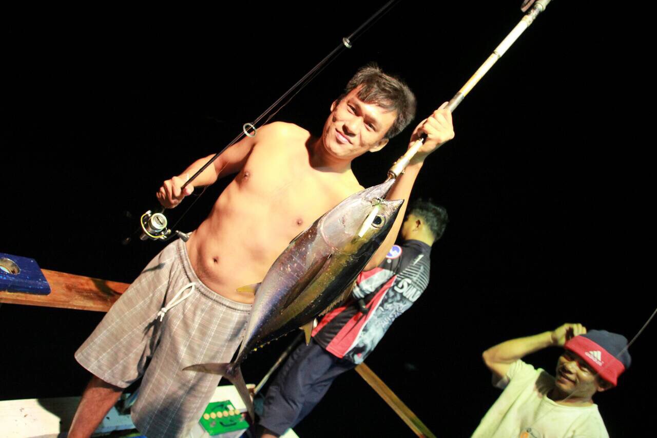 เป็นเยลโล่ขนาดกำลังวิ่งเลย สังเกตุเด็กเรือยังงงเลย!
 :laughing: :laughing:
