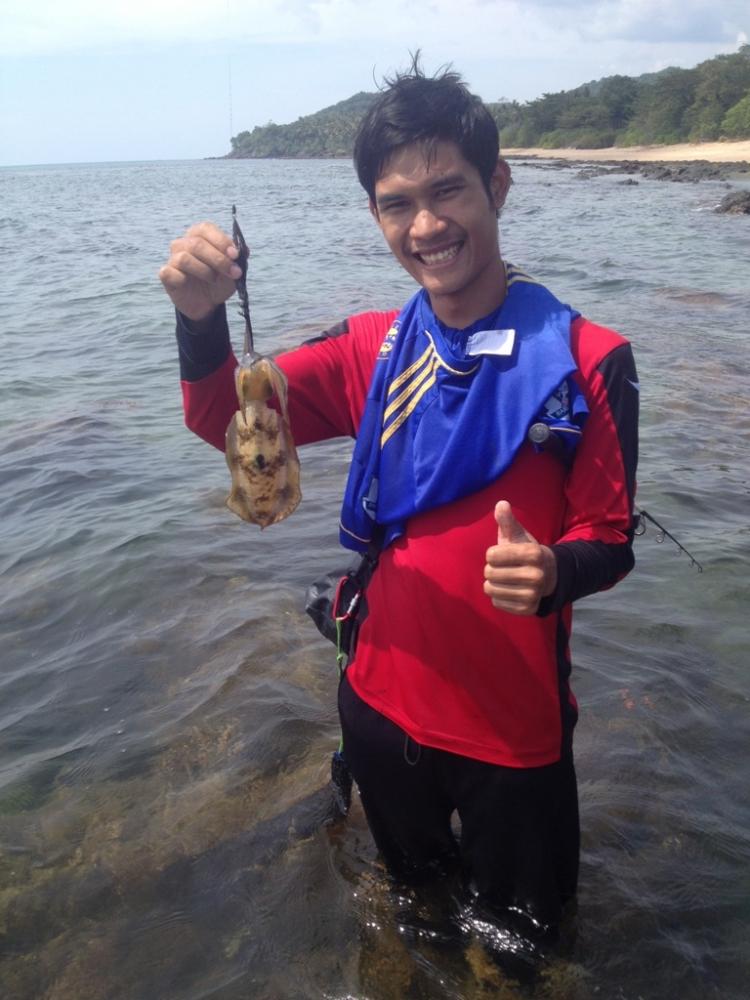 พ่นหมึกซะกุ้งผมดำหมดเลย ให้น้องเป็นนายแบบให้หน่อย
 :grin: :grin: :grin: :cheer: :cheer: :cheer: