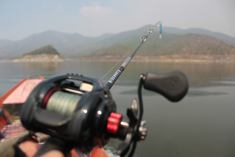 วันนี้สนุกดีครับชุดตีเหยื่อปลอมของผม......คันStorm Discovery บวกกับรอก Daiwa Tatula Typ R....เหมาะมื