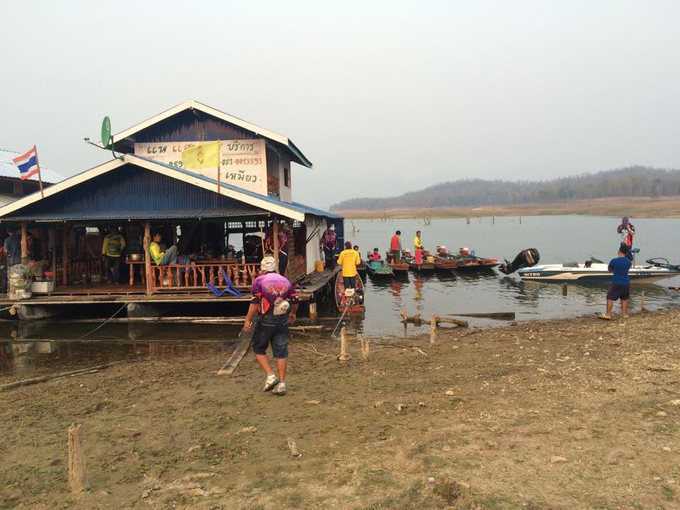 บรรยากาศยามเช้าครับ  รู้สึกชดชื่นกับบบรรยากาศจริงๆๆ