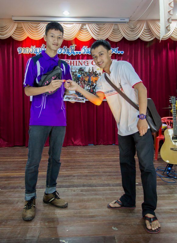น้องๆ คลับโสเ้งก็ได้อีกตัว

 :grin: :grin: :grin: