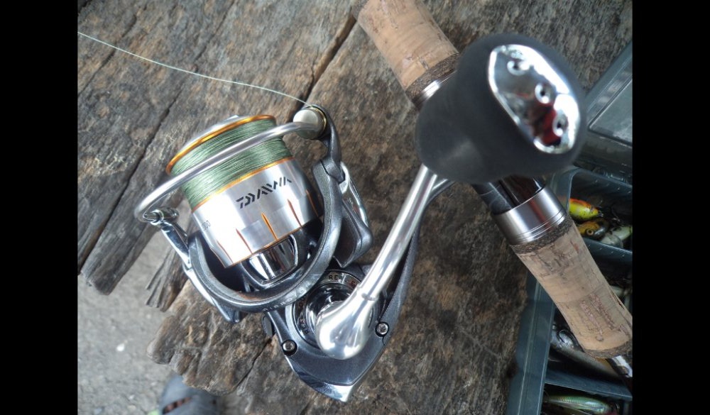  [b]เจิมรอกตัวใหม่หน่อย Daiwa freams 2000 สายSufix Versa Games pe1.2 [/b]