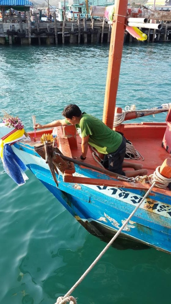 เป็นประเพณี ถือปฏิบัติที่พวกผมให้ความสำคัญในการเดินทาง ขอปูขอปลากับมากินที่บ้าน ขอให้แม่ย่านางให้พวก