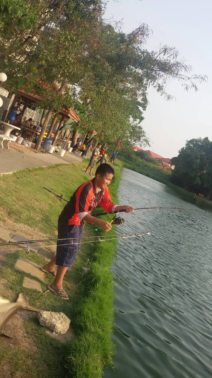 
   น้อง ธีร์ จาก Nfuu Fishing Team คือคนเปิดเกมส์ คนแรก :love: :love: :love: