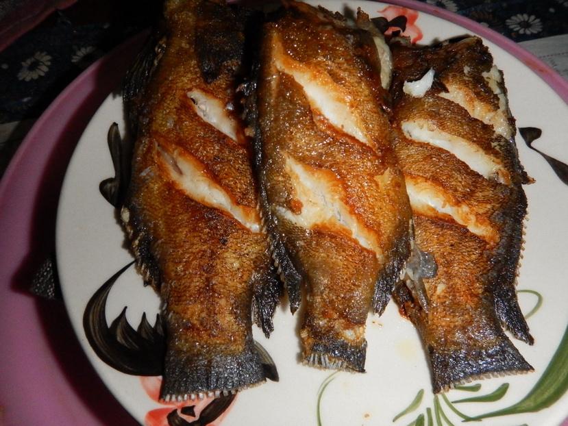 
และปลาทอด กรอบ อร่อย ครับ  :umh: :umh: :umh:






