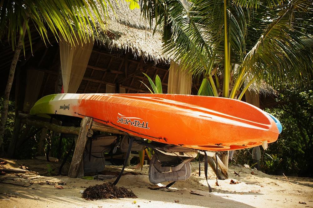  [center]เหลือบไปเห็น Kayak ของ Resort ของถนัดเลย

มี Feelfree Triyak อยู่ ประเดี๋ยวจัดไป หุๆ[/cen