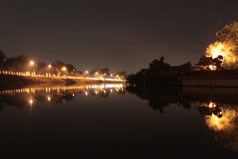 เริ่มสว่างแล้วครับล่องเรือมาช้าๆ :cheer: :cheer: