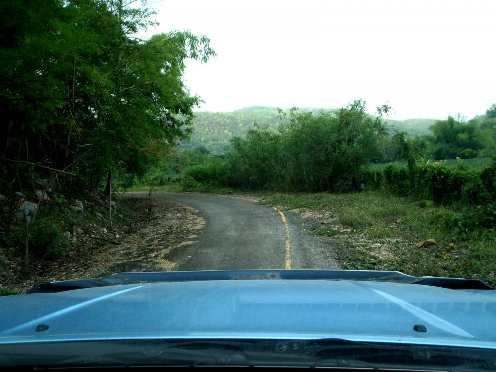 [center]ทางแคบลงเรื่อยๆ เป็นสัญญาณว่าใกล้ถึงหมายแล้ว[/center]