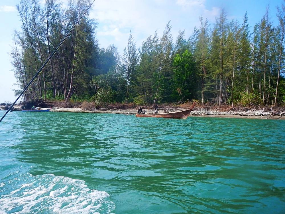 
 [center]เราหมดเวลาลงกันที่ 5 โมงเย็น วิ่งเรือเข้าคลองกลับฝั่ง  [/center]

