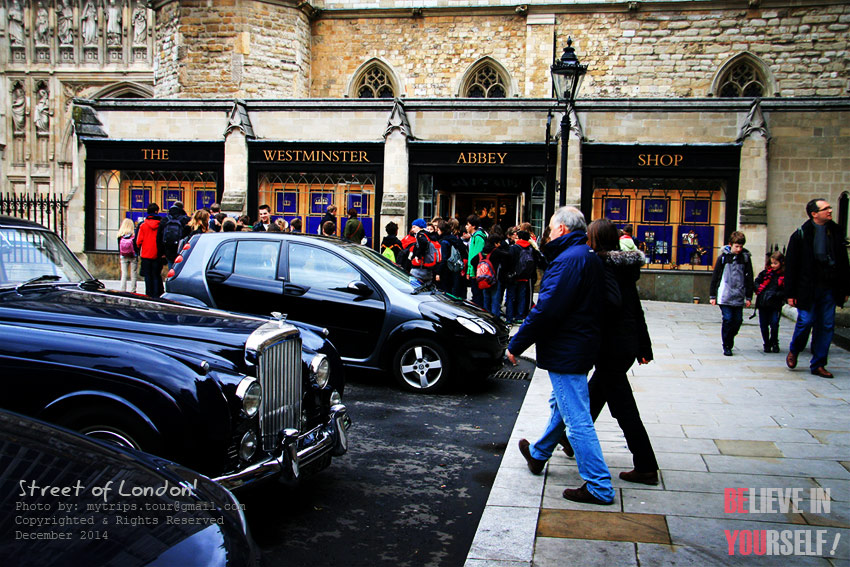 หากใครได้มีโอกาสเดินทางไปที่ลอนดอน นี่คืออีกสถานที่หนึ่งที่ต้องแนะนำ The Westminster Abbey :cry: เสี