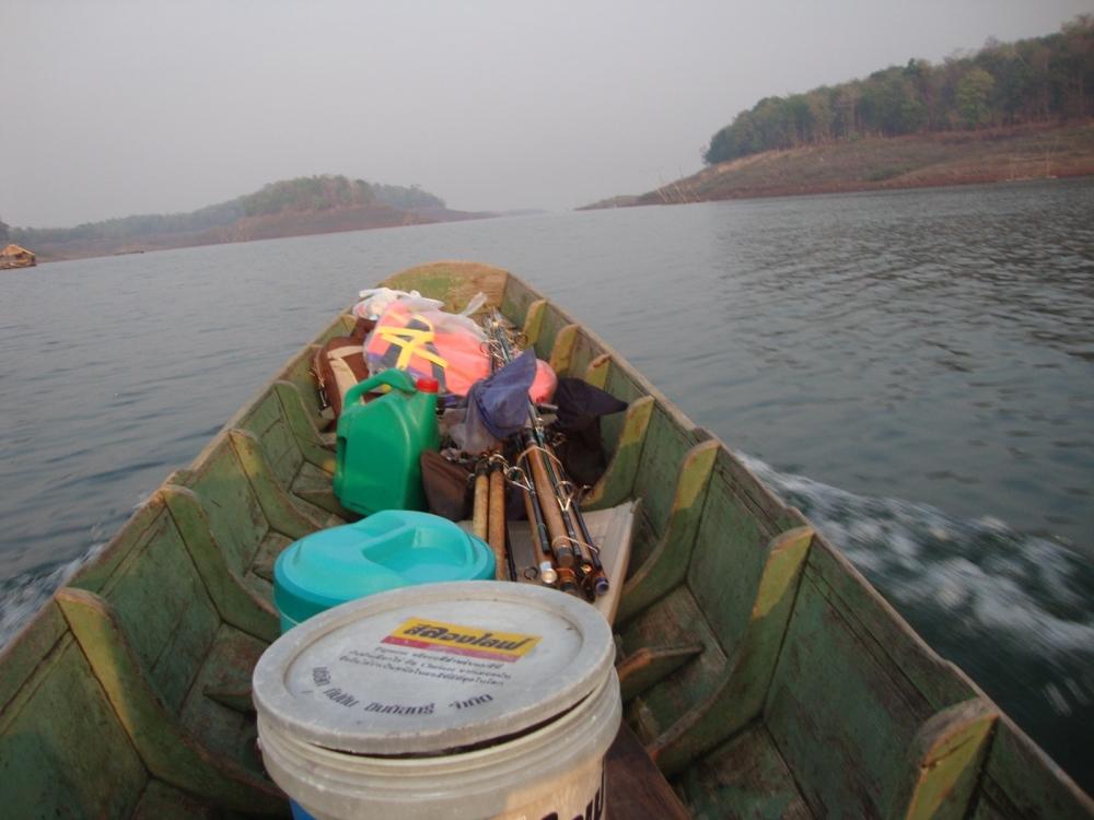 ถึงท่าเรือก็รีบนำเรือออกเลย อุปกรณ์ที่เตรียมไป กลับครับ