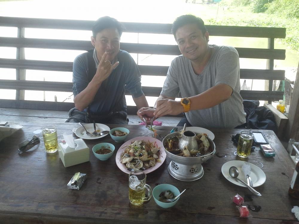 อร่อยมั้ยคับ พี่ จัก ชวิน กับ พี่ป้อม มือ เบส