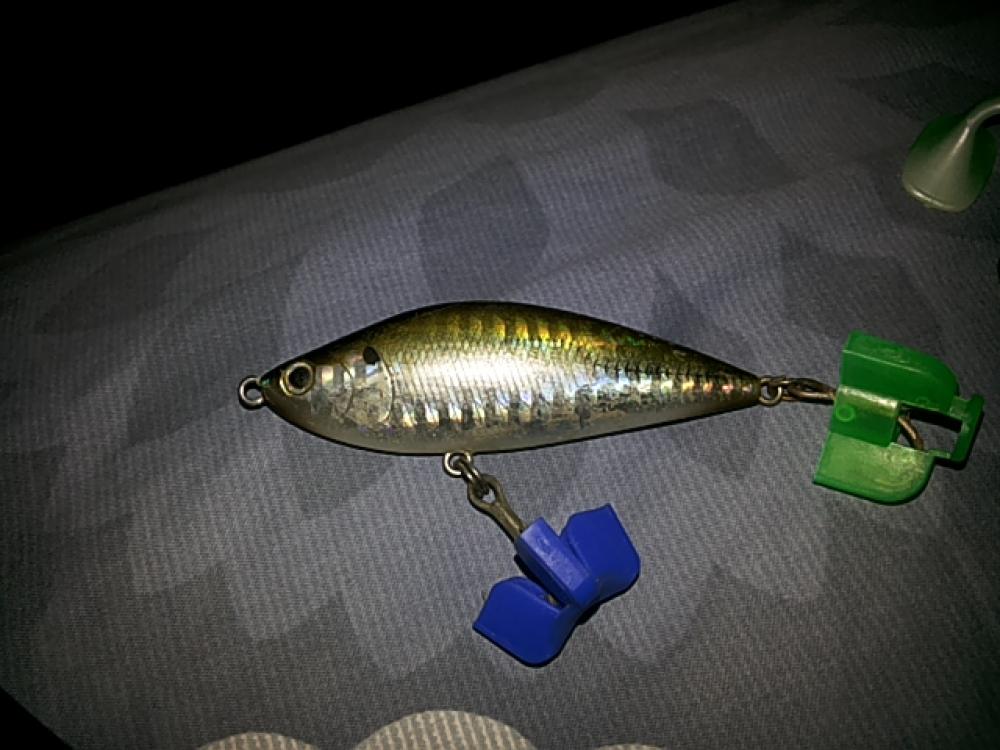 ได้จากเหยื่อตัวนี้ครับ..tackle house sinking shad 13g