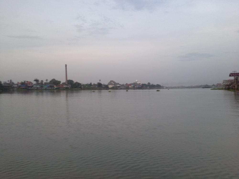 สวัสดี ตอนเชัาที่ แม่น้ำเจ้าพระยาคับ