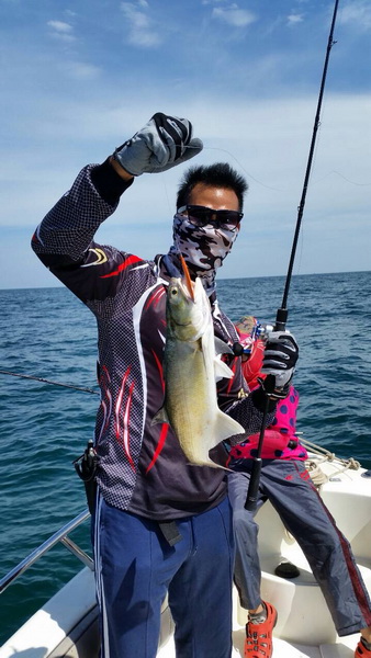 เริ่ม Jigging ช่วงแรกๆ กับเรือ 7sea กุเลา ตัวนี้ถ้าจำไม่ผิด น่าจะเป็นกุเลาตัวแรกในชีวิต ผมตั้งชื่อ ม