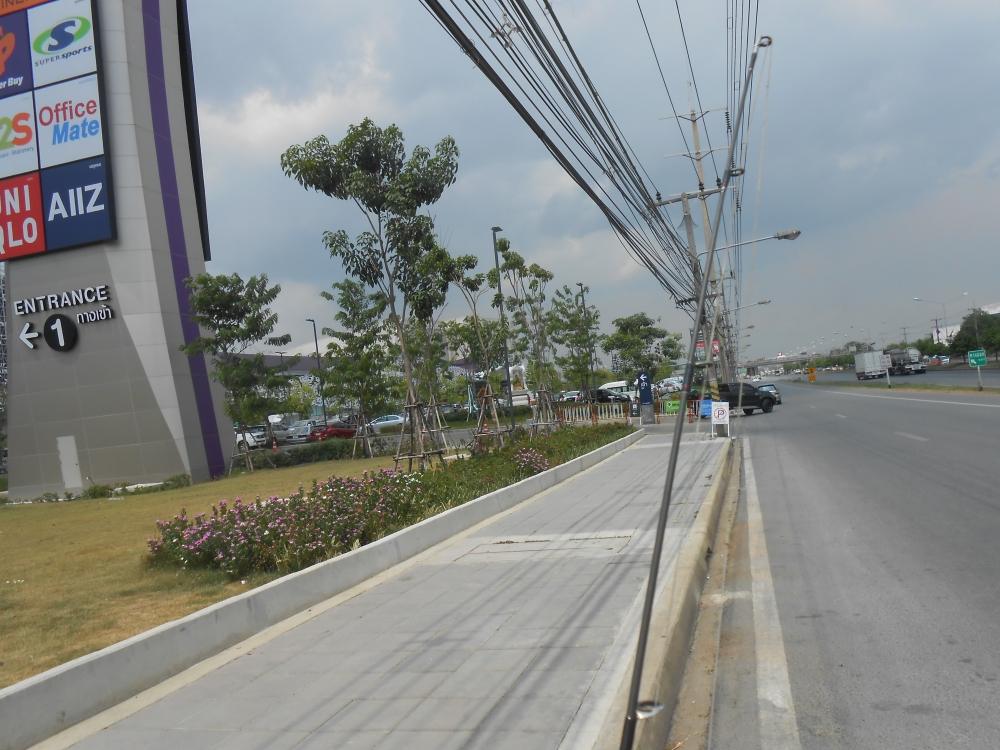  [center]ครึ่งวันพอแล้วคับอากาศร้อนเหมือนฝนจะตก[/center]