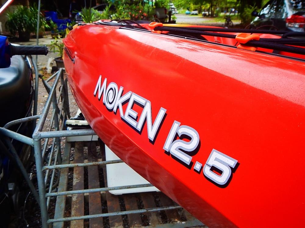 
 [center]ส่วนเรือที่ได้มาเล่นก็เป็น  [b]Kayak Feelfree Moken 12.5[/b] ครับผม[/center]

