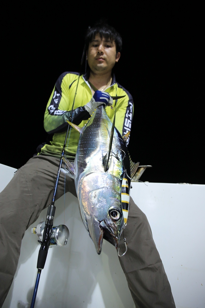 พี่ป๊อกกี้ก็สอยเจ้า YFT 
Rod:Spartans monter Slow Pe3
Reel:Shimano Jigger4000LD
Line:Shimano Ocea