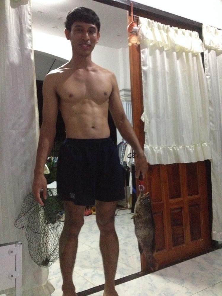 

ตอนบ่ายนอนหลับๆอยู่เสียงน้าหนึ่งมาถึงบ้าน ทำผมตื่นจากสลึมสลือเลยครับ ไอ๊ยะ !! :ohh: :ohh: