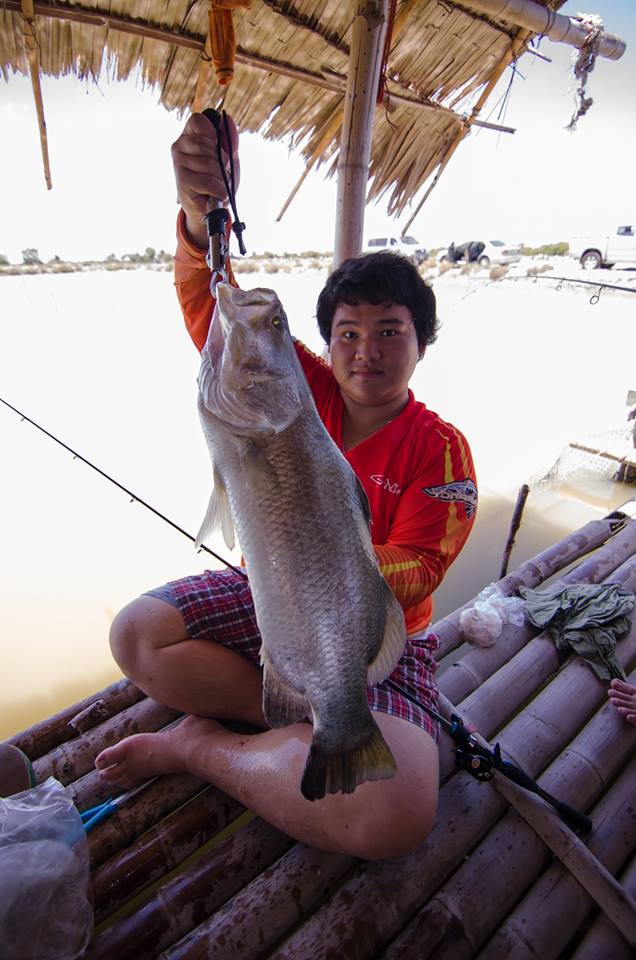 ตัวสองใหญ่ไม๊....... (ปลา5 แต่คนตกตัวใหญ่พาปลาดูเล็กเลย)