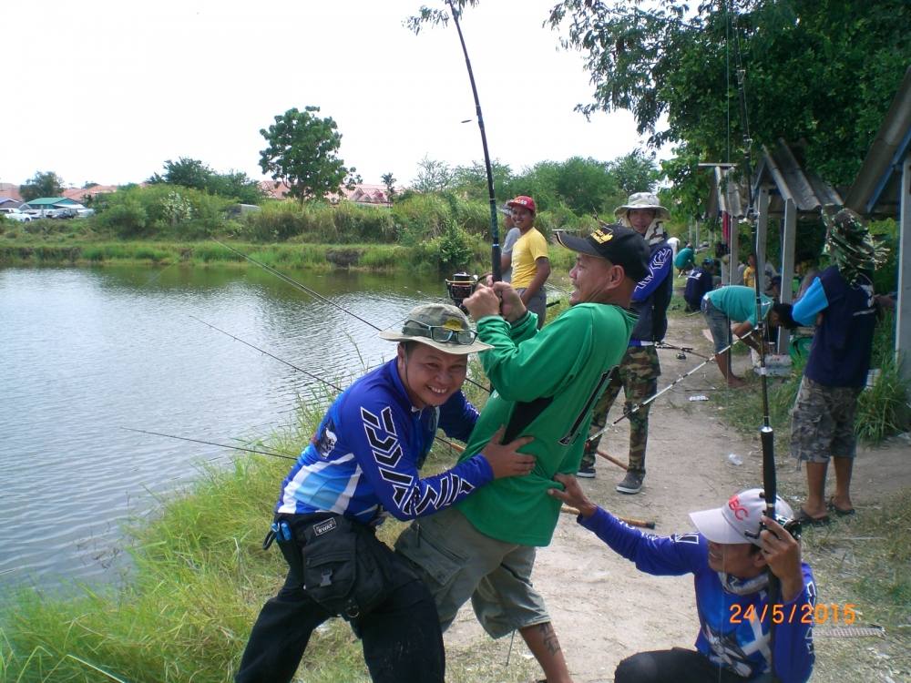 ลุ้นปลาตัวเกือบใหญ่คับ

ต้องช่วยกันดัน   เด๋วล้ม