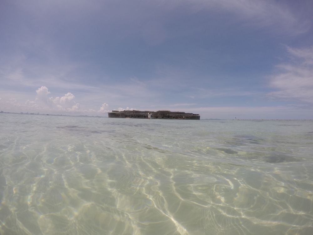 มาต่อละคับ หาดนวลน้ำใน แนวประการังเยอะดีจัง 

เอา โยลงเลยดีมั้ย  :laughing:
