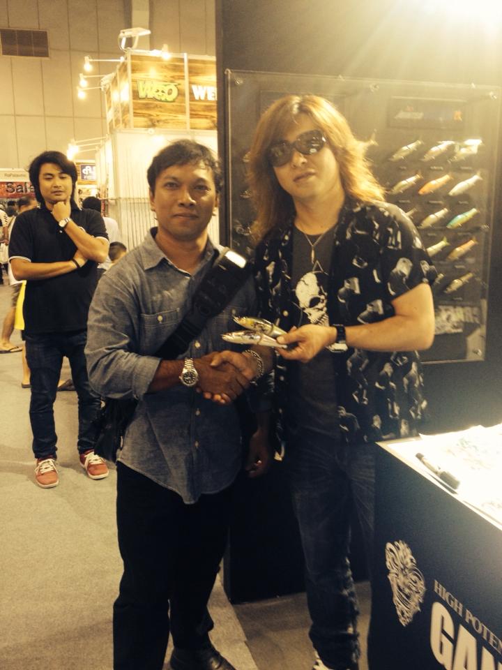 โปร TAKANORI HIRAIWA  วันงาน Thailand International Tackle Show 2015 :grin: :grin: :grin: