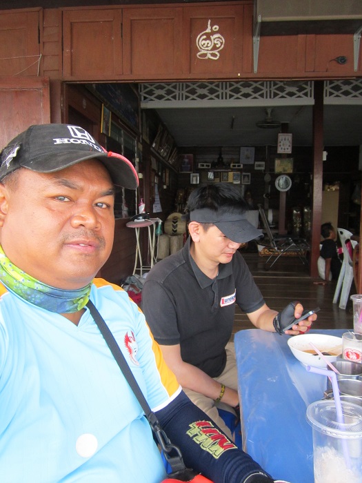 พาน้าป่วนกับน้าเสริมมาทานก๋วยเตี๋ยวต้มยำที่ร้านบ้านลุงจิต ซะหน่อยครับ :cheer: :cheer: :cheer: :cheer