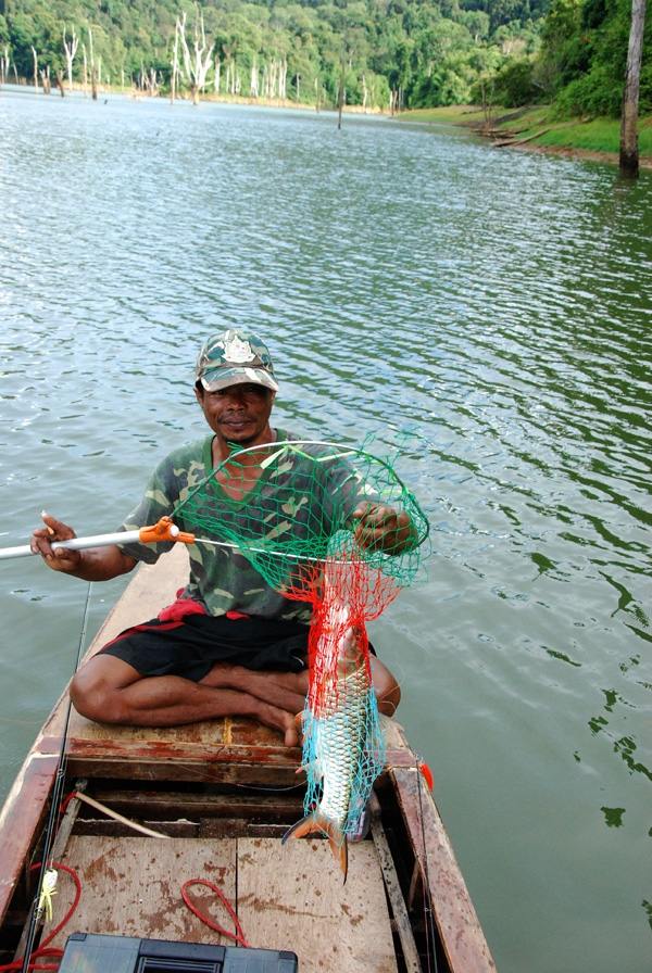 เรือลำผมไปทางต้นน้ำคลองแสง  