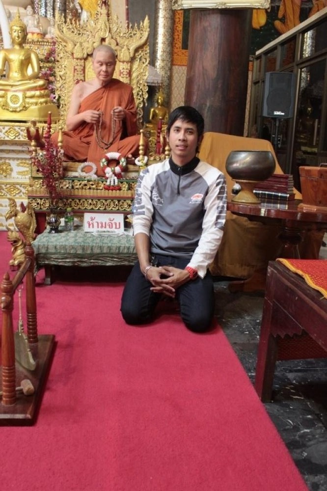 กระผมขอนมัสการ "หลวงพ่ออุตตมะ" ซึ่งเป็นที่เคารพนับถือของประชาชนชาวไทย ชาวมอญ รวมทั้งชาวกะเหรี่ยงแล