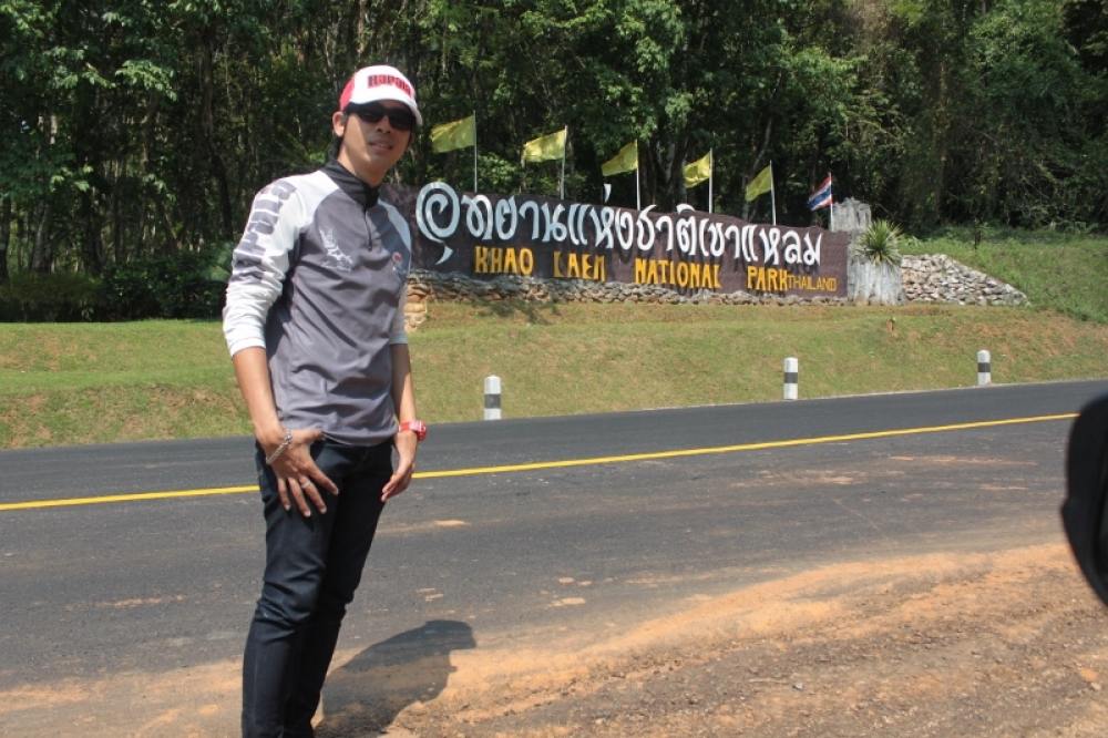 .....เข้าเรืองกันเลยนะครับ......
มาแล้วครับ....ป้ายเดิมครับ เขาแหลม :cheer: :cheer:
