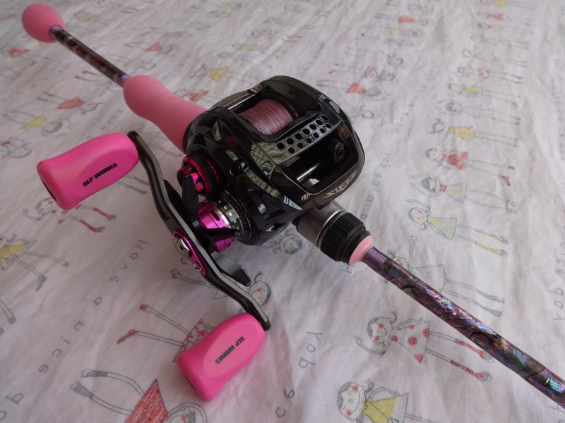 ขอโชว์ด้วยคนครับ  +++++1+++++
Daiwa steez limited 105 
Rod Building 4-6 lb
Project Pink
 :laughi