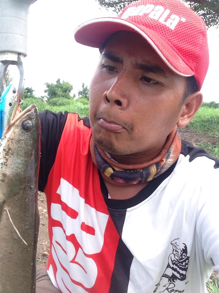 อีกสักรูป
 [b]Rapala Rippin ไม่เคยทำให้ผมผิดหวังครับ^^[/b]  [b]ว่าแต่ ทำไมตัวเล็กจุง[/b]