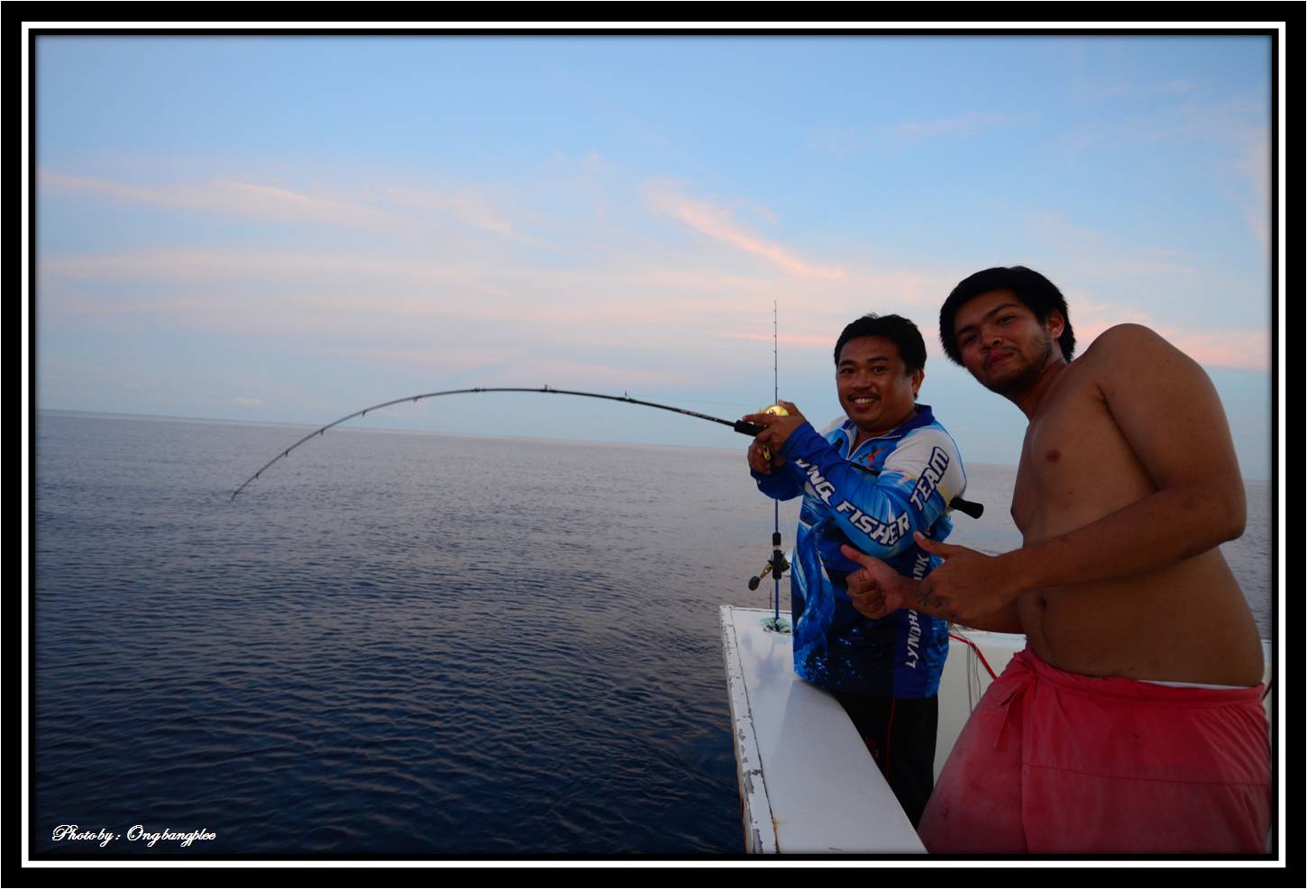 คู่หูจากพังงา น้องเต๋อ....คอยให้กำลังใจพร้อมกับช่วยลุ้น...ครับ :smile: