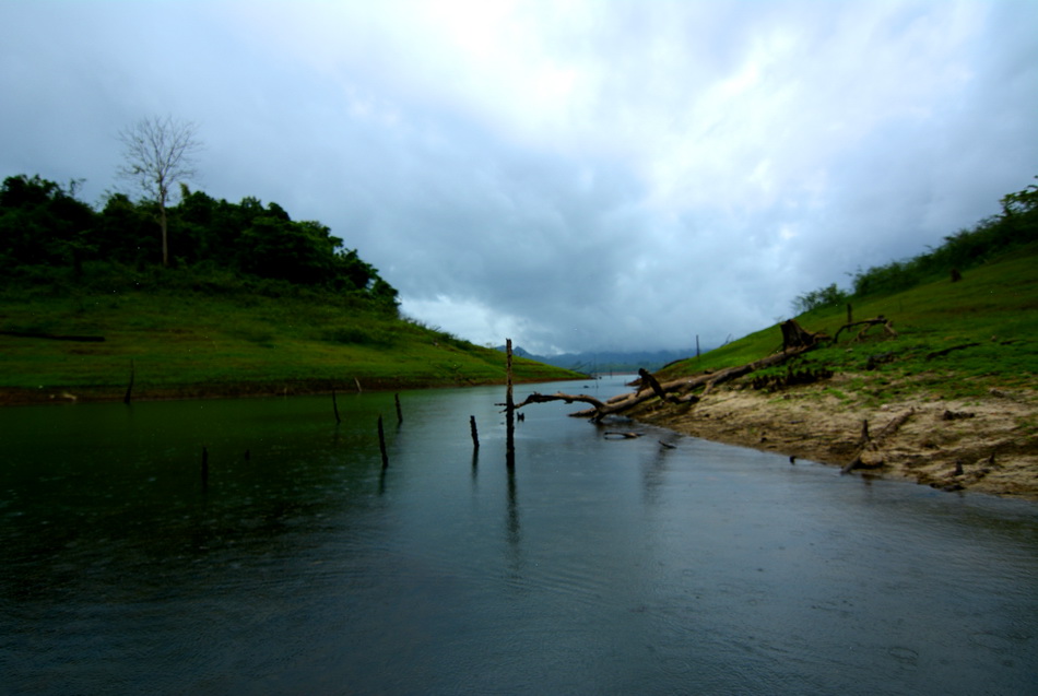  [center]

** ช่วงนี้ฝนตกเกือบทั้งวันครับ.....หนักบ้าง เบาบ้าง....สลับกันทั้งวันเลย

:dance: :da