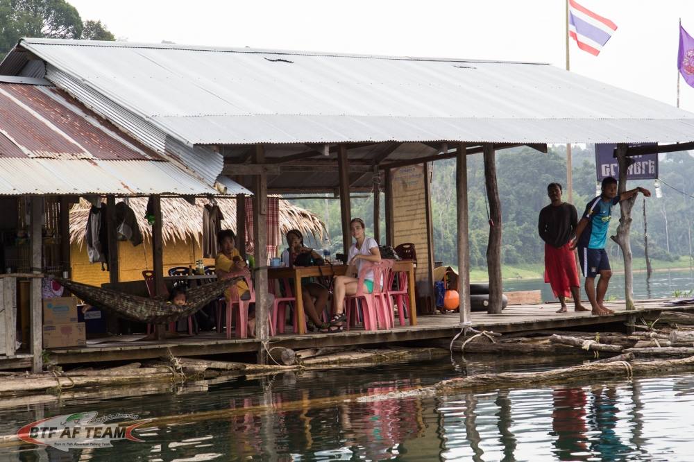  [b][center]เรือวิ่งผ่านหน่วยพิทักษ์ป่าคลองหยี ใครหลายคนคงรู้สึกกระชุ่มกระชวยขึ้นมาไม่มากก็น้อยหล่ะ[