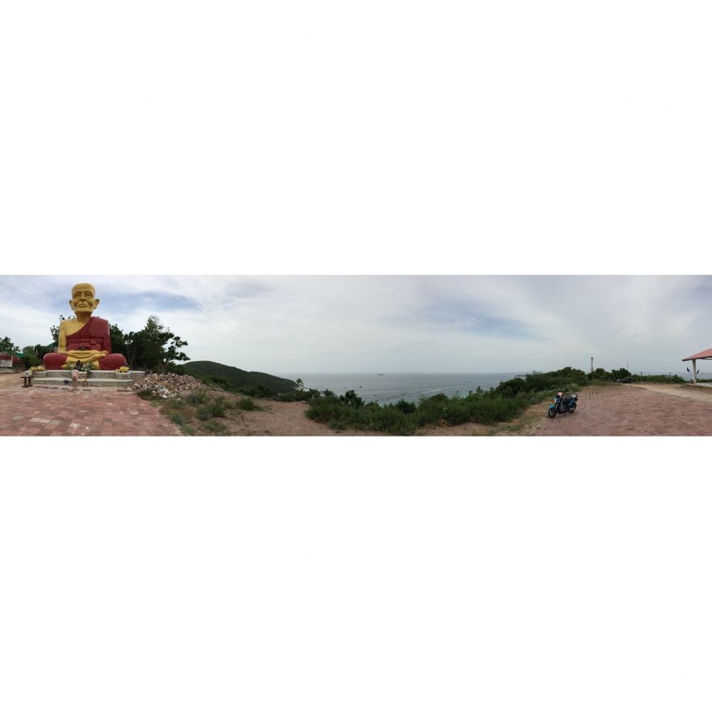 ขับรถขึ้นต่อไปบนที่สักการะหลวงปู่ทวดสวยมากๆคับ