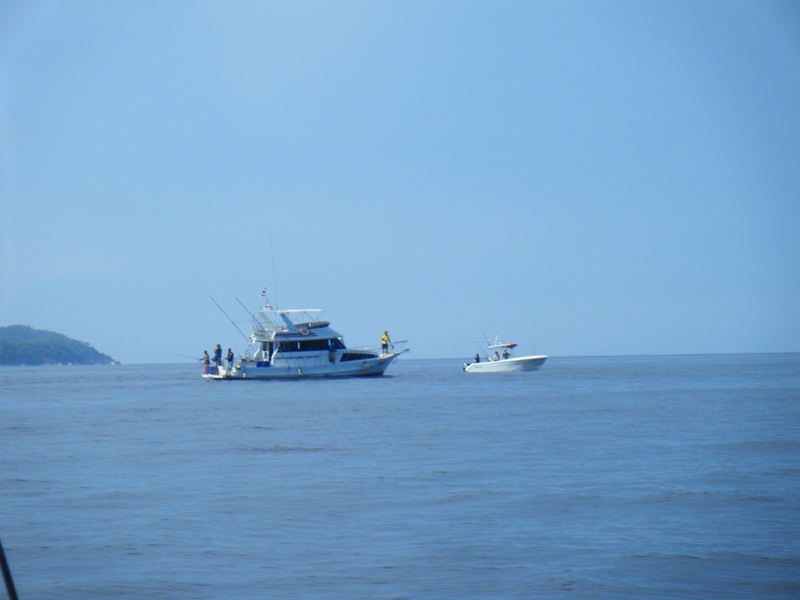 เรือมาจองที่เต็มไปหมดทั้งจิ๊กทั้งป๊อบ :smile: :smile: :smile: :smile:
