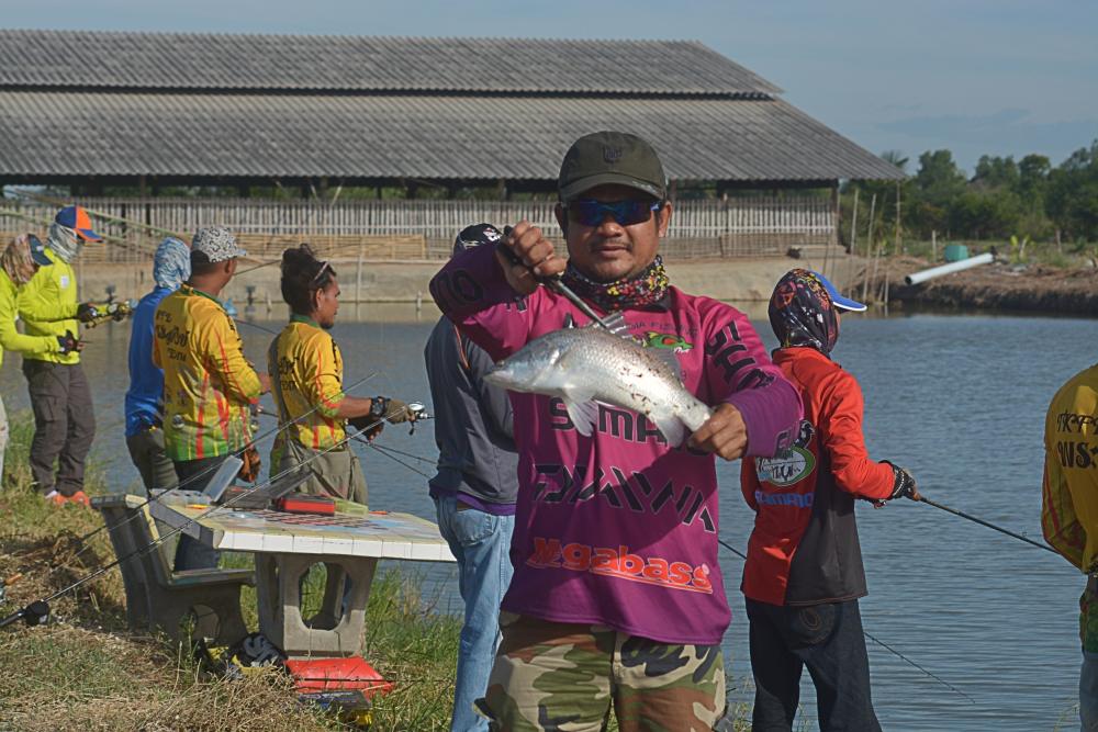 น้าโก้ Asia Fishing ไม่ยอมน้อยหน้าเอาขึ้นมามั่ง และนี้คืออีกผู้สนับสนุนของรางวัลต้องขอขอบคุณมา ณ ที่