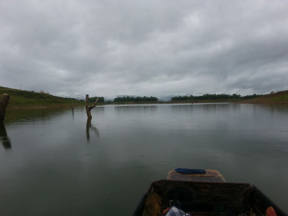 ในที่สุดโชคก็เข้าข้างผมครับ ฝนหยุดไห้ออกเรือแล้วครับ ไม่รอช้าไห้เสียเวลาครับ ตามมาเลยครับ :grin: :gr