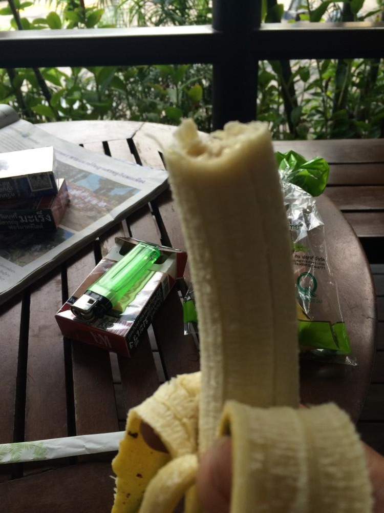 เช้านี้เหมือนเดิมนะครับ รองท้องด้วยกล้วยหอมเซเว่นแสนอร่อย !!! ว่าแต่วันนี้จะกล้วยๆแบบนี้รึเปล่า