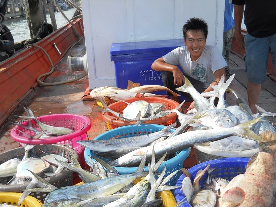 ผู้ช่วยวี ขยันฝุดๆ เห็นบอกอนาคตอยากเป็นเภสัชผสมยากินเอง :laughing: :laughing: