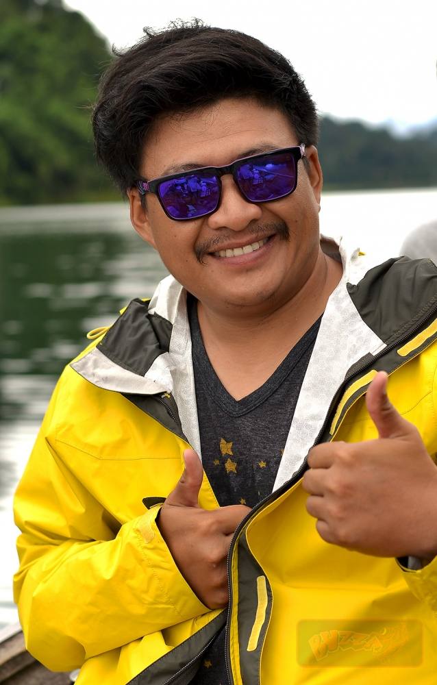 อีกคนที่ด้ายรู้จัก"น้าโต๊ดฟันฟรี!!!"......สายนี้สายบันเทิงจิงๆครับ :laughing: :laughing: :laughing