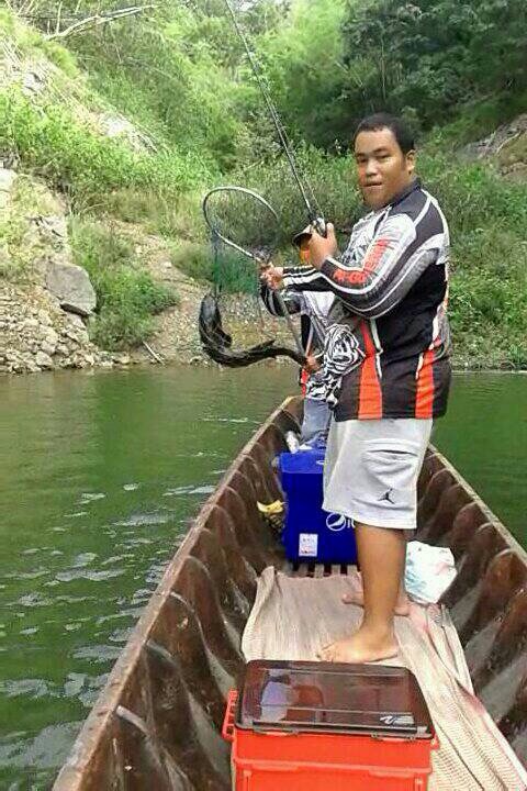 
 เจ้าเบม ตะโกน ***สวดยวด*** ดูจากใบหน้าเปื้อนยิ้ม คงไม่ต้องสงสัย

 :cheer: :cheer: :cheer: :chee