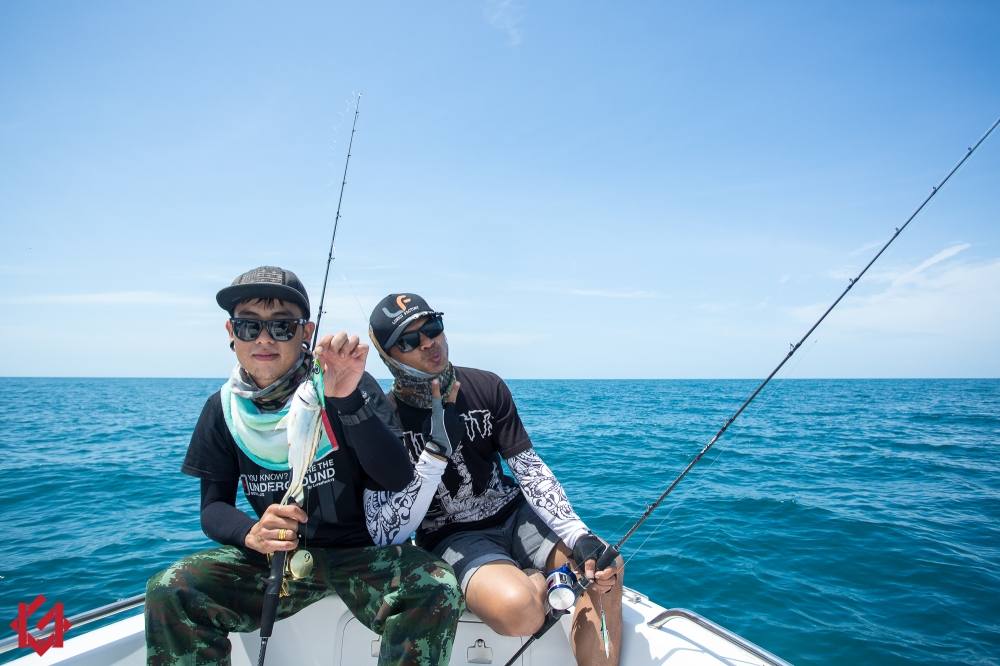 

             ยูเว่  กัด STREAM 60 G.  :tongue: :tongue: :tongue: