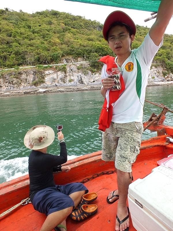 บักพรคร๊าบ...มาครั้งนี้ต้องการแก้ตัว ที่เพื่อนๆบอกว่าผมเมาเรือ...กลัวที่ไหลหละ อิอิ :laughing: :laug
