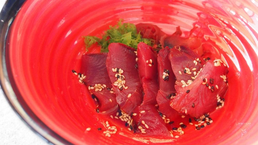 จานที่ 5 "Tuna Sashimi with sesame oil"

 :umh: :umh: