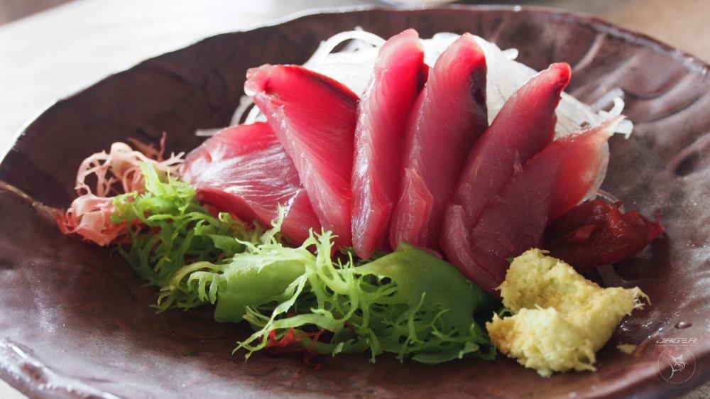 จานที่ 8 "Akami Sashimi"

หรือปลาโอดิบ นั่นเองครับ  :blush:
