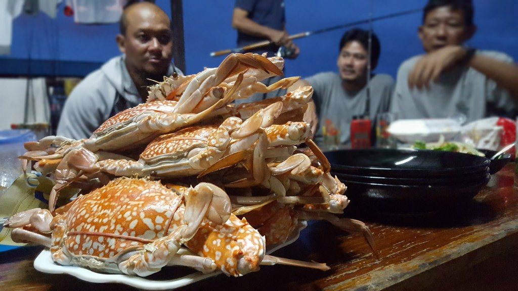  มื้อค่ำนี้ครับ :umh: :umh: :umh: